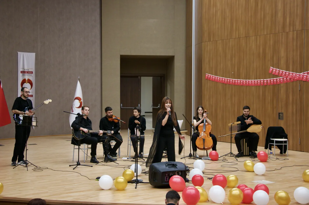 29 Ekim Cumhuriyet Bayramı coşkusu, USİCAN Müzik Topluluğu'nun konseriyle kutlandı