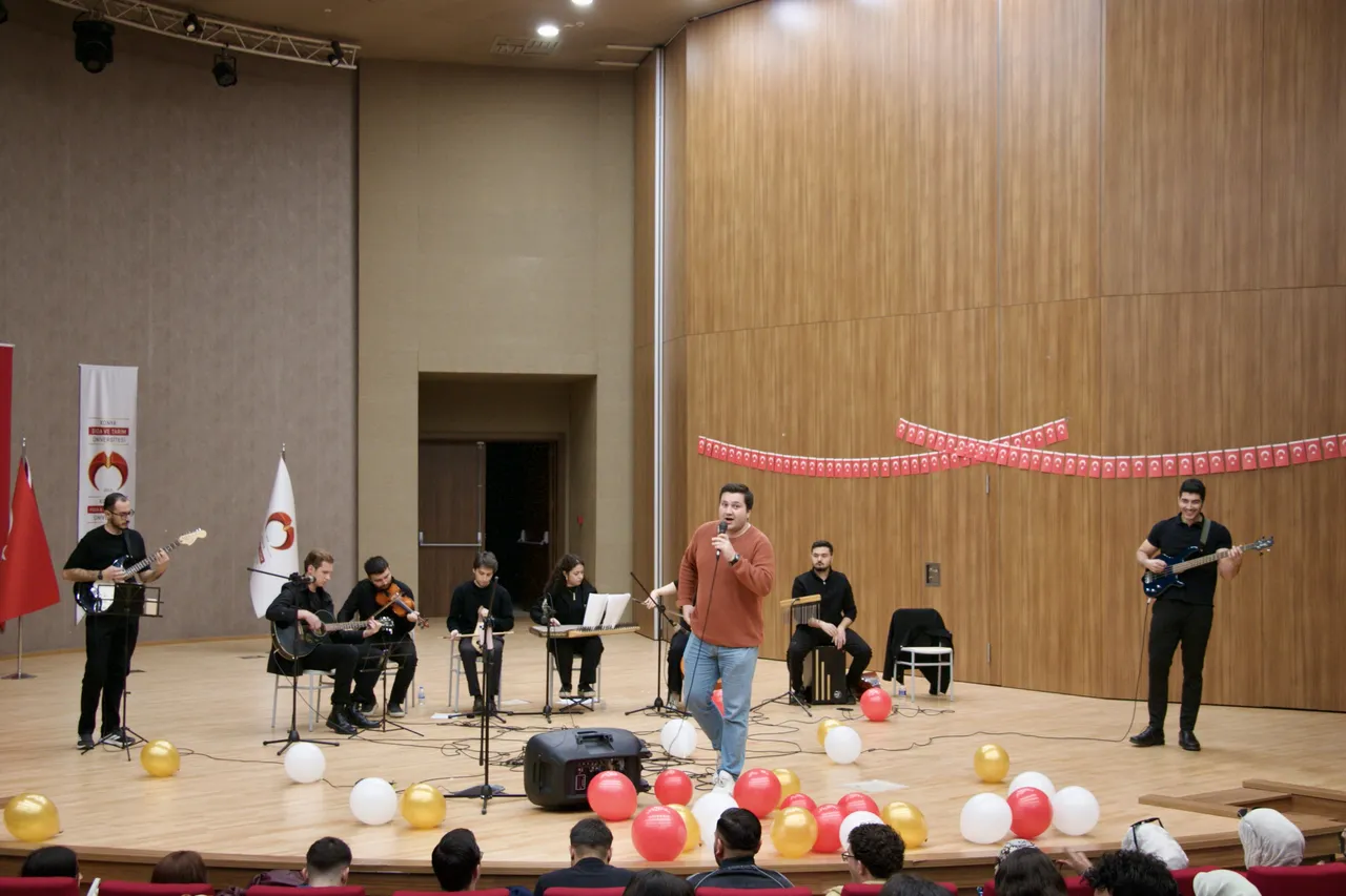 29 Ekim Cumhuriyet Bayramı coşkusu, USİCAN Müzik Topluluğu'nun konseriyle kutlandı