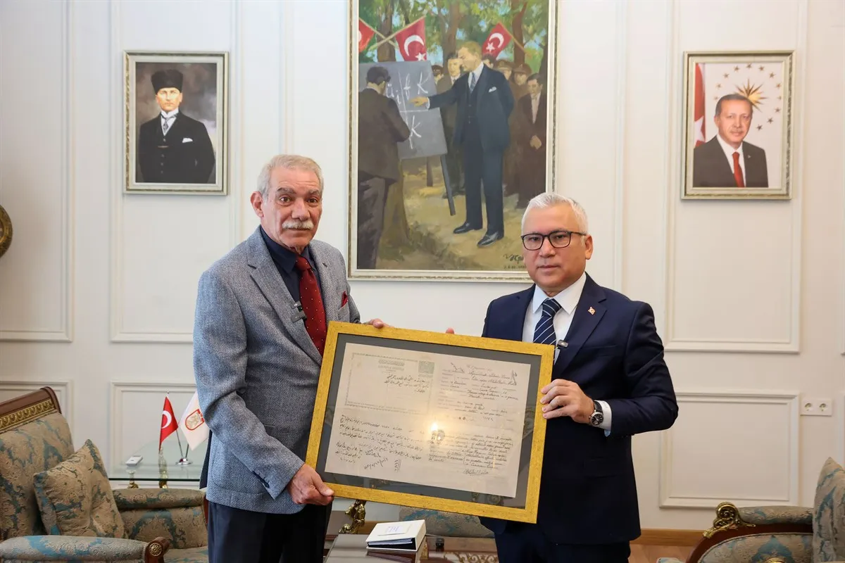 Sivaslı Yüzbaşı Abdülkadir'in 110 yıllık haberleşme vesikası torununa ulaştı