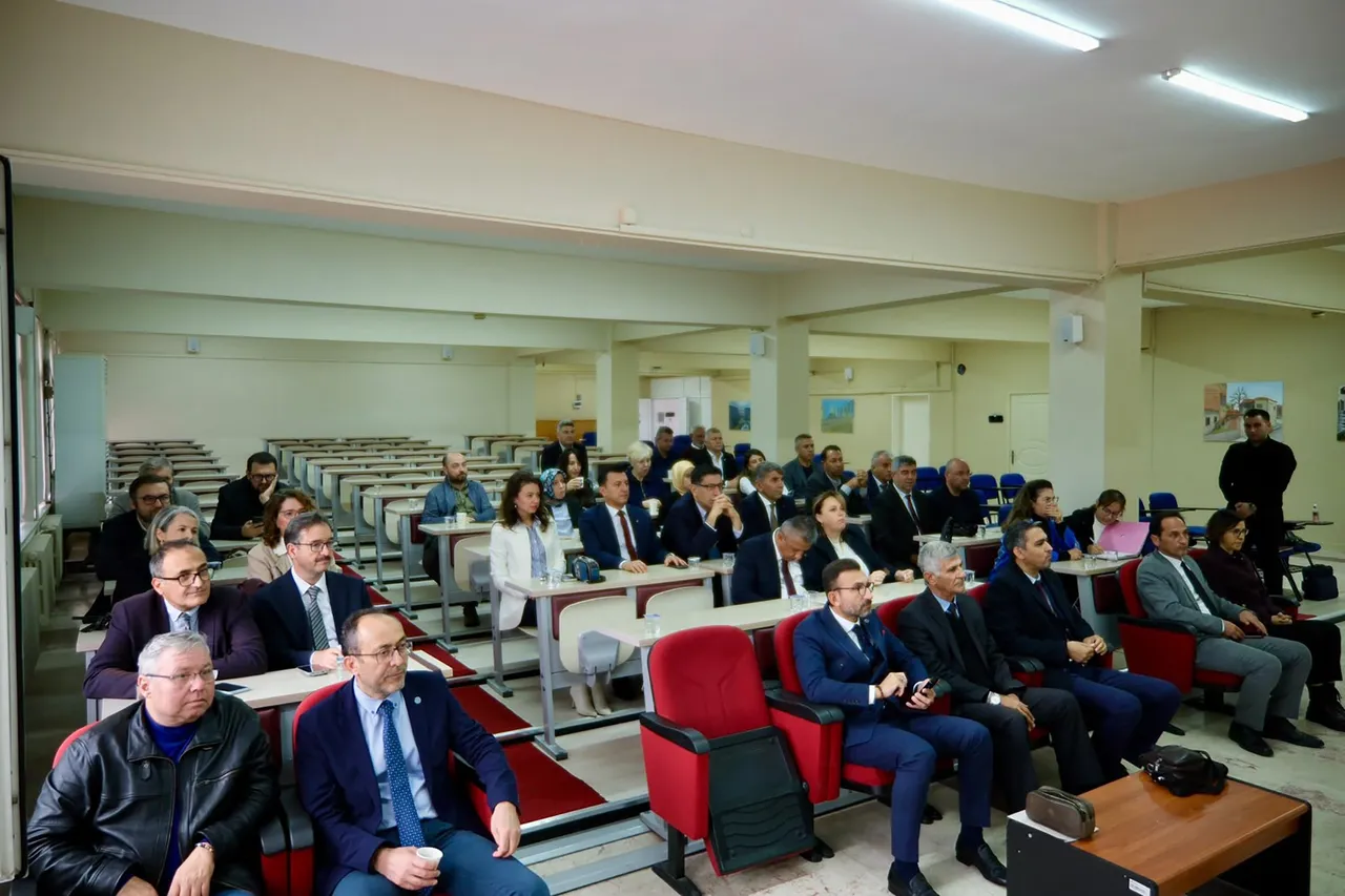 BAÜN Senato ve Yönetim Kurulu toplantısı, Edremit MYO’da yapıldı