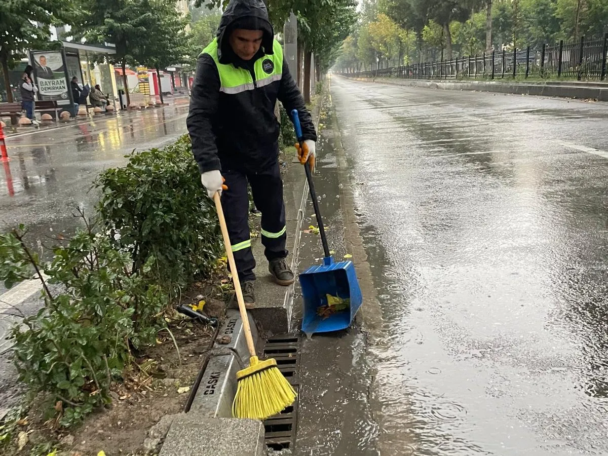 Batman Belediyesi’nden yağış seferberliği
