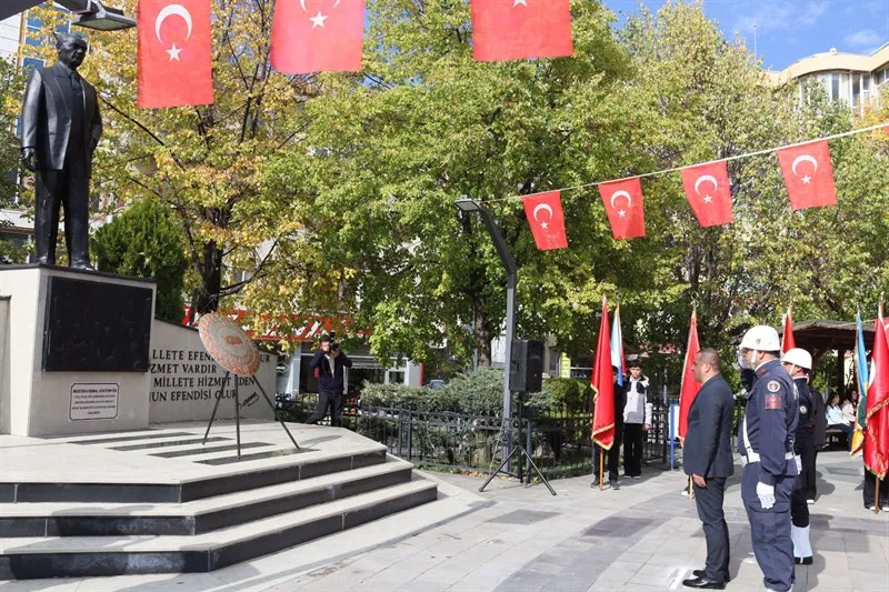 Akyurt'ta 29 Ekim Cumhuriyet Bayramı Çelenk Sunma Töreni gerçekleştirildi