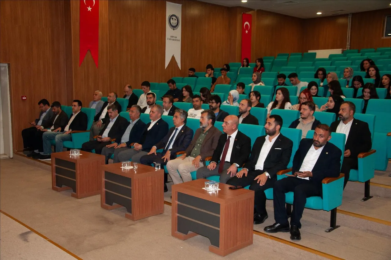 Yazar Halit Bekiroğlu, Şırnak Üniversitesinde “Tarih, Toplum ve Gelecek” üzerine konuştu