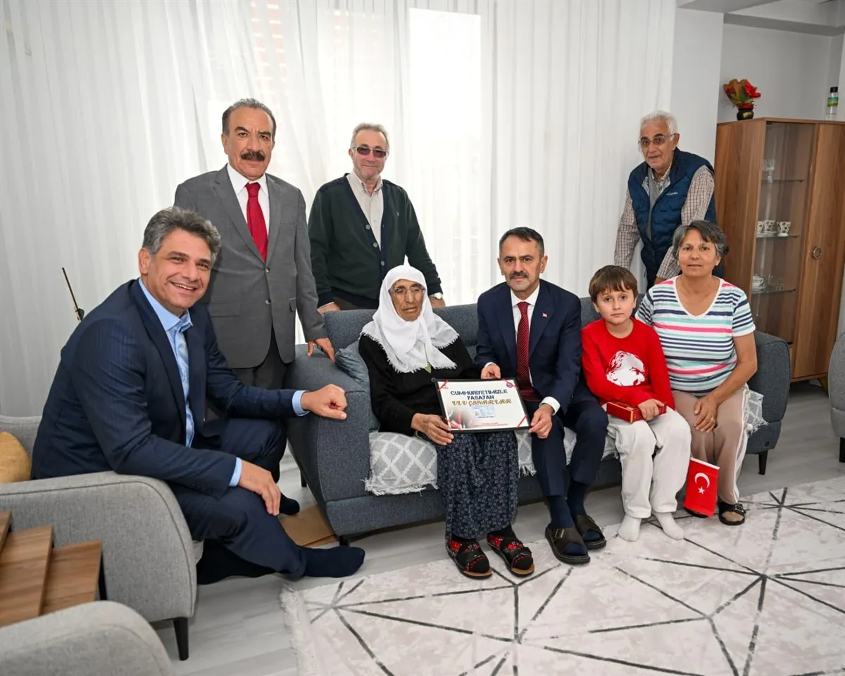 Vali Aktaş’tan, Cumhuriyet'le Yaşayan Ulu çınarlarına ziyaret