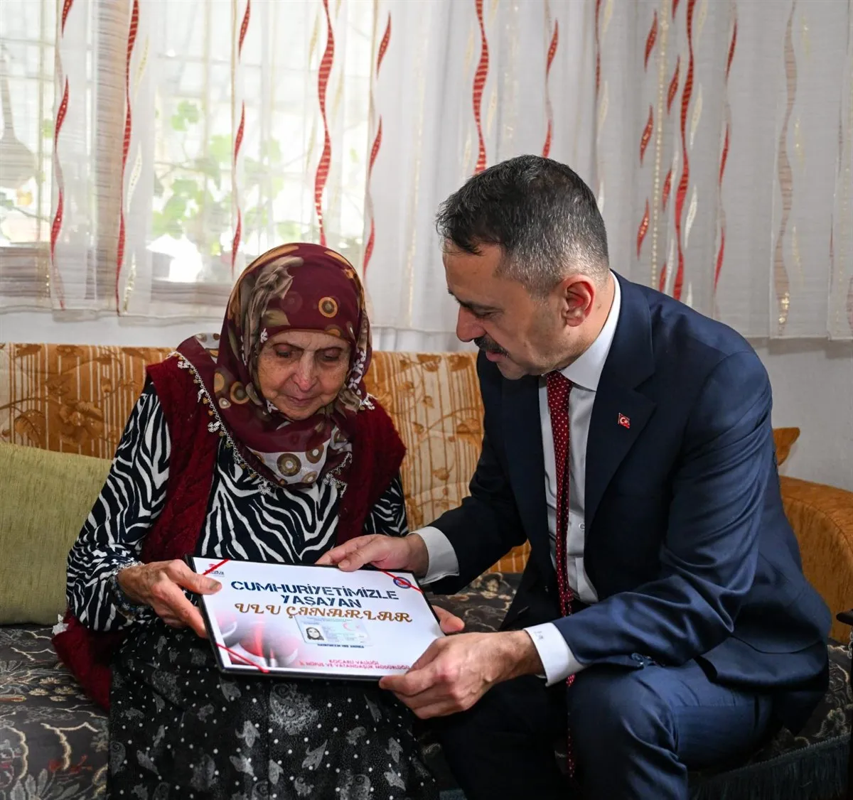 Vali Aktaş’tan, Cumhuriyet'le Yaşayan Ulu çınarlarına ziyaret