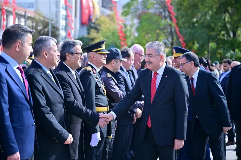 Eskişehir Valiliği, Cumhuriyet'in kuruluşunun 103. Yılını coşkuyla kutluyor