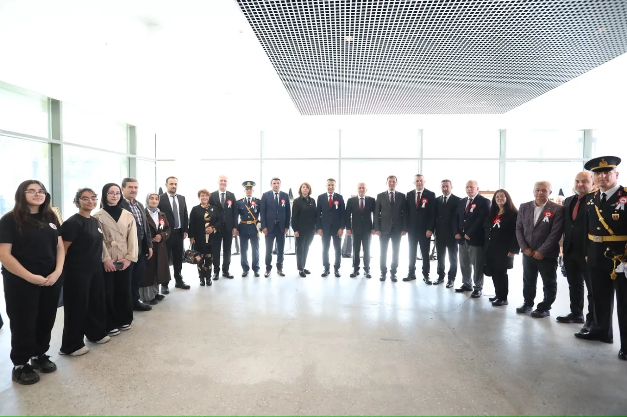 İnegöl’de Cumhuriyet coşkusu goblen sanatıyla buluştu