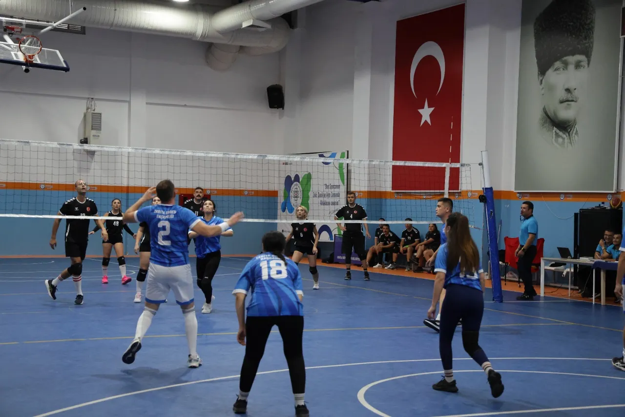 Cumhuriyet Kupası’nda Büyükşehir personeli sahada buluştu
