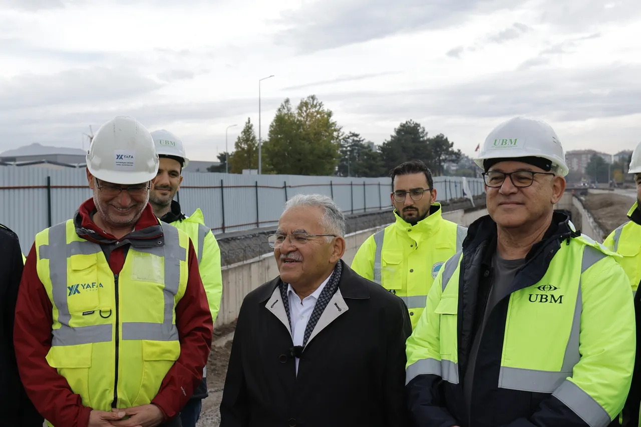 Başkan Büyükkılıç, Kartal Katlı Kavşağı’nda Son Durumu Yerinde İnceledi