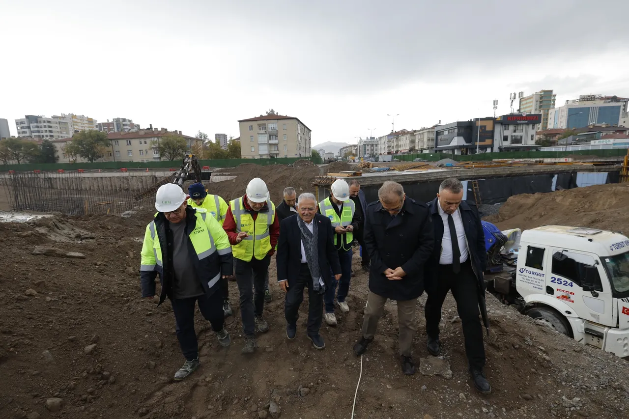 Başkan Büyükkılıç, Kartal Katlı Kavşağı’nda Son Durumu Yerinde İnceledi