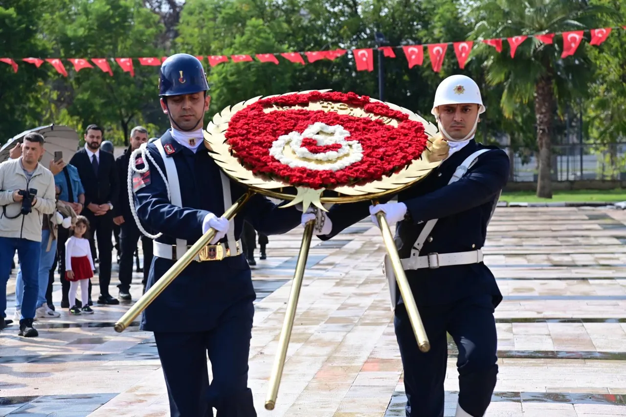 Osmaniye’de 29 Ekim Cumhuriyet Bayramı çelenk sunma töreni düzenlendi