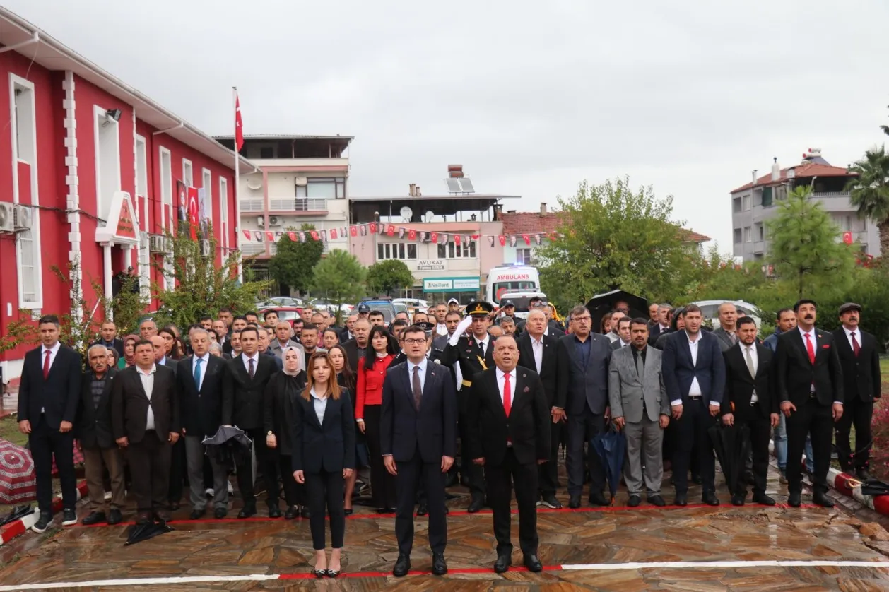 Bozdoğan’da 29 Ekim Cumhuriyet Bayramı çelenk sunma töreni düzenlendi