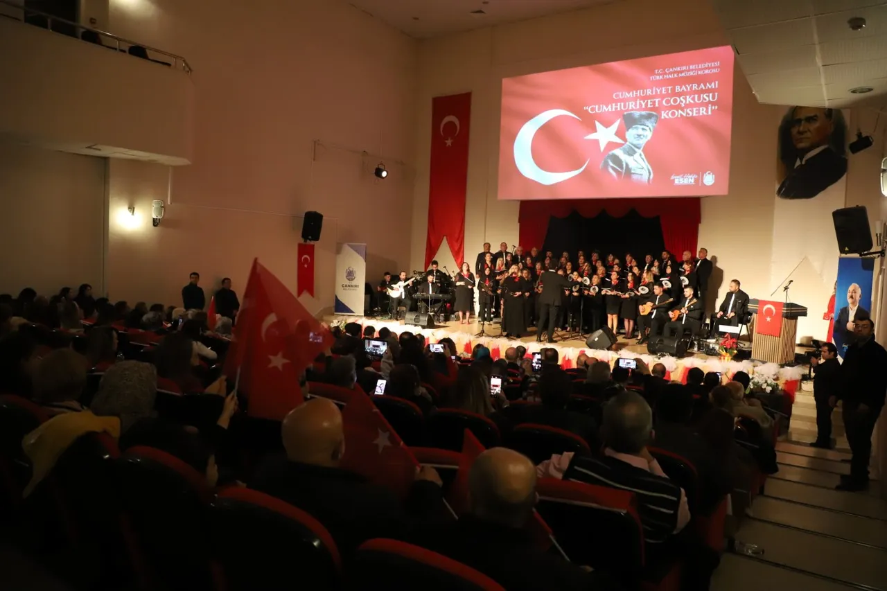 Cumhuriyet coşkusu türkülerle sahneye taşındı