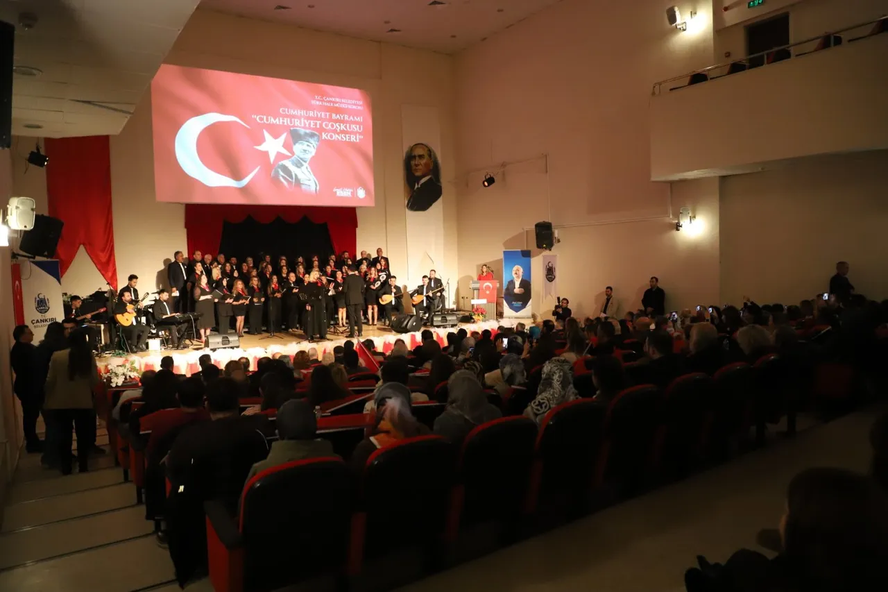 Cumhuriyet coşkusu türkülerle sahneye taşındı
