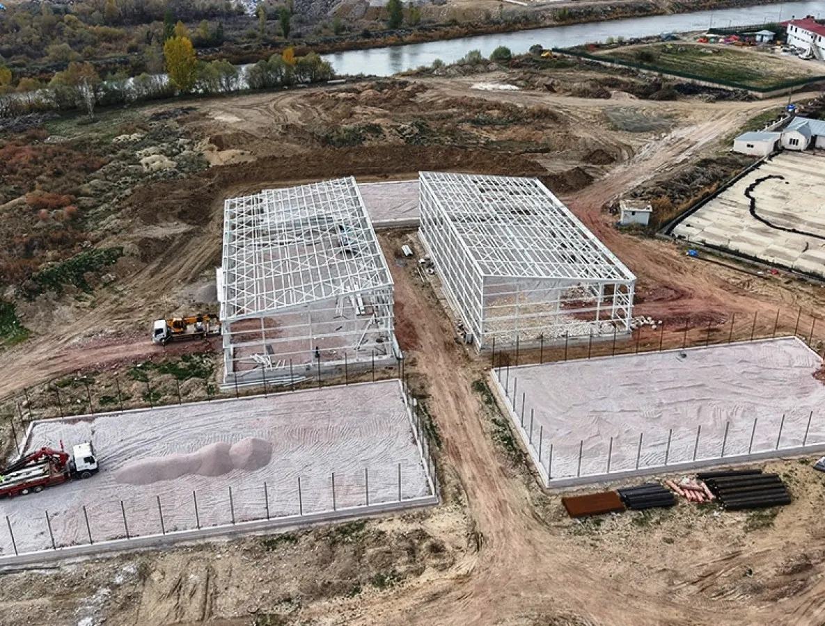 Bayburt’a yeni spor kompleksi: Tenis kortları ve tribünlü futbol sahası bir arada