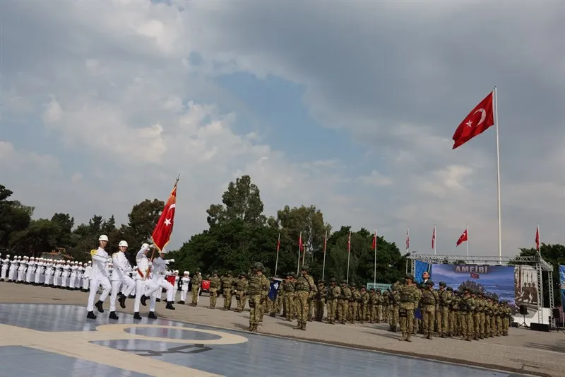 Millî Savunma Bakanı Güler, İskenderun’da ziyaretlerde bulundu ve Sancak Tevdi Töreni’ne katıldı