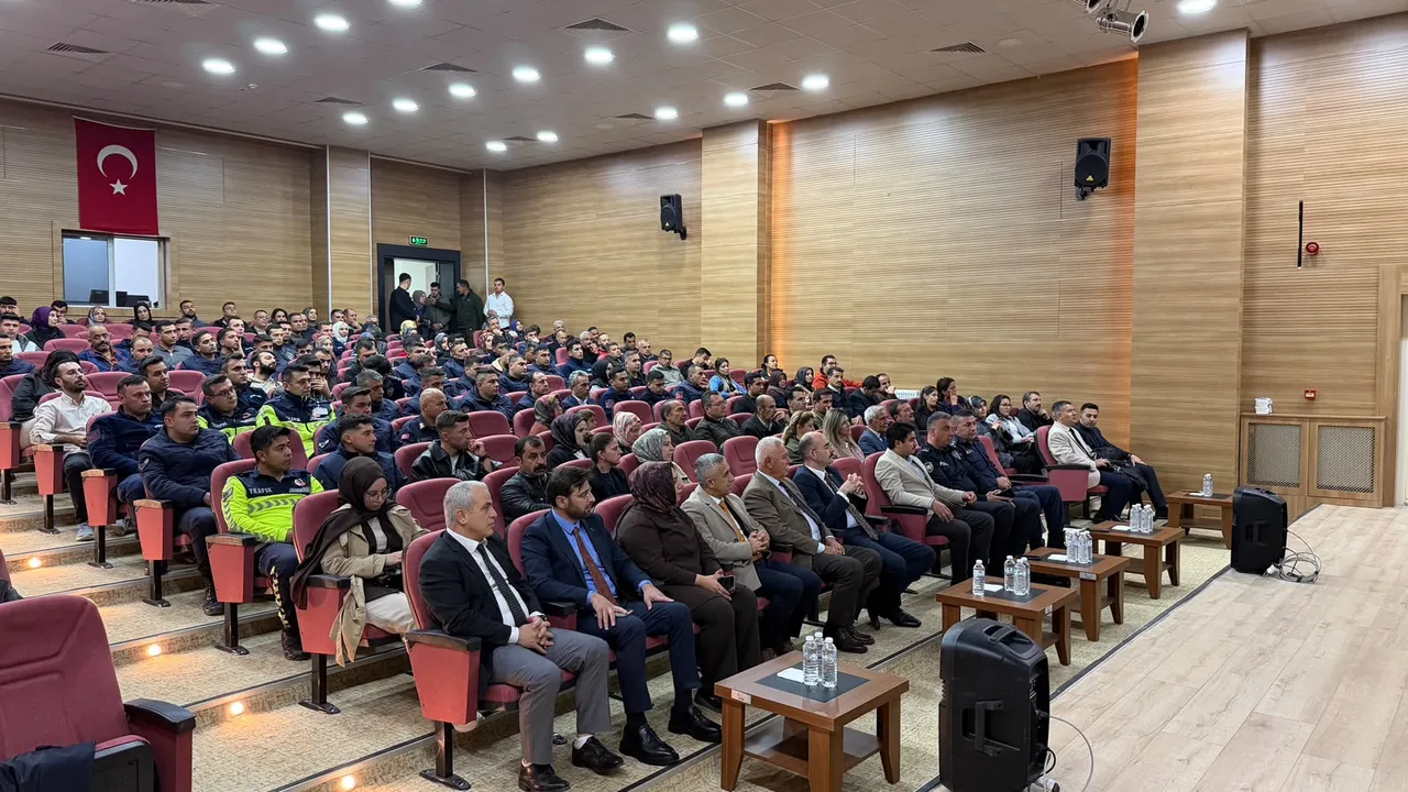 Doğanşehir’de Osmanlı Türkçesi Tanıtım Semineri düzenlendi