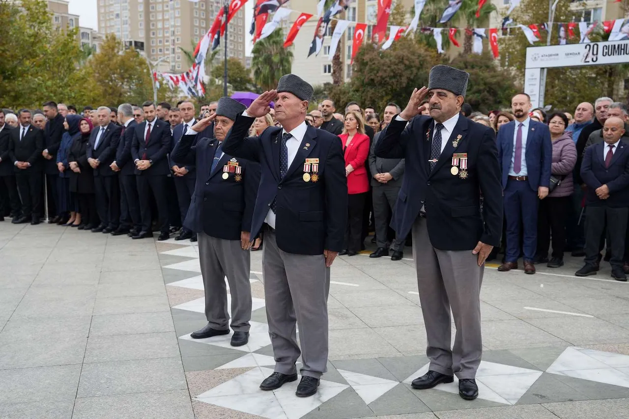 Cumhuriyetin 103. yaşı resmi törenle kutlandı