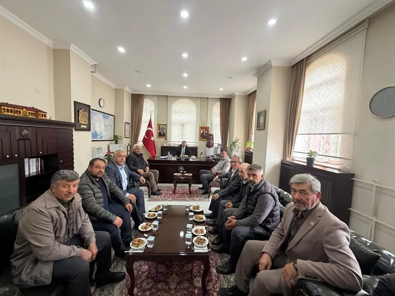 Han Kaymakamı Yılmaz 19 Ekim Muhtarlar Günü münasebetiyle ilçesinde görev yapan muhtarlarıyla bir araya geldi