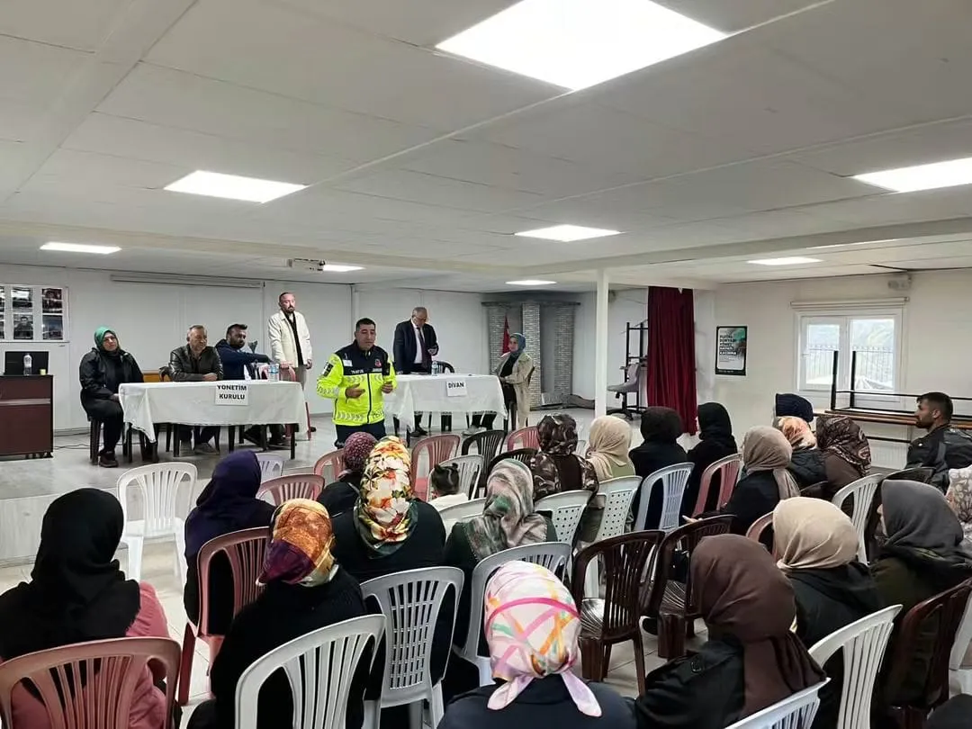 Velilere yönelik trafik bilgilendirme semineri