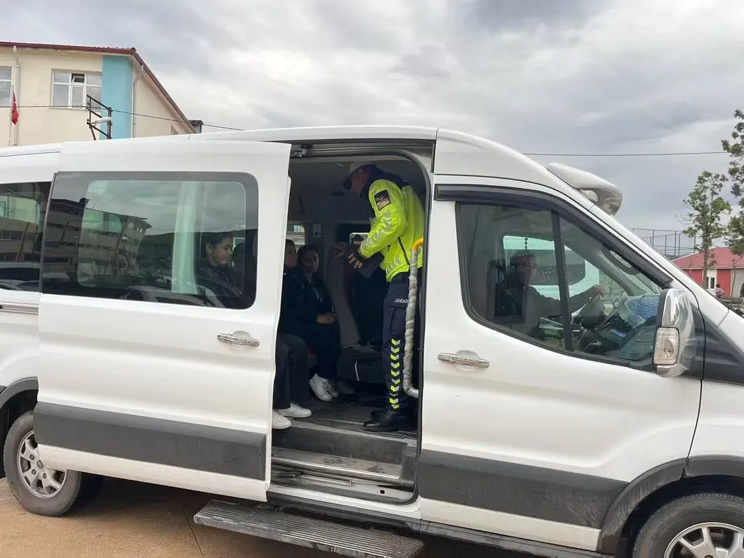 Öğrencilerin güvenliği için okul servisleri denetleniyor