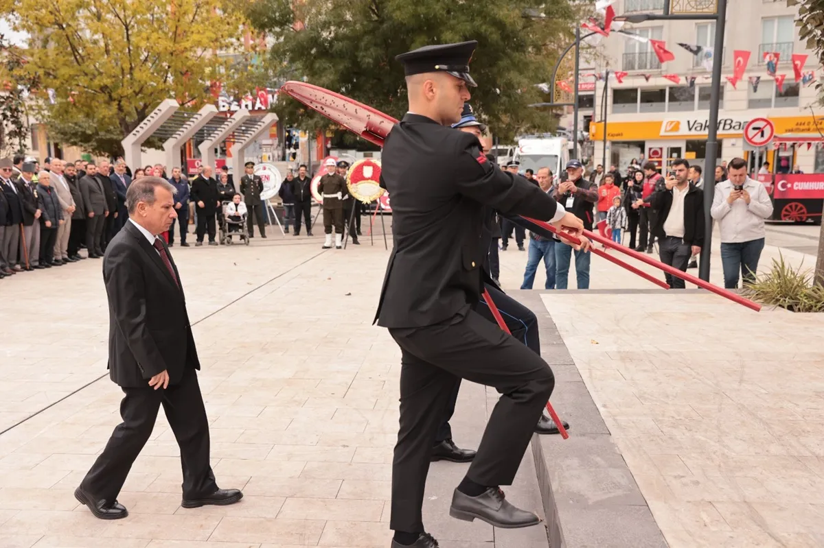 Kapaklı'da 29 Ekim Cumhuriyet Bayramı çelenk sunma töreni düzenlendi