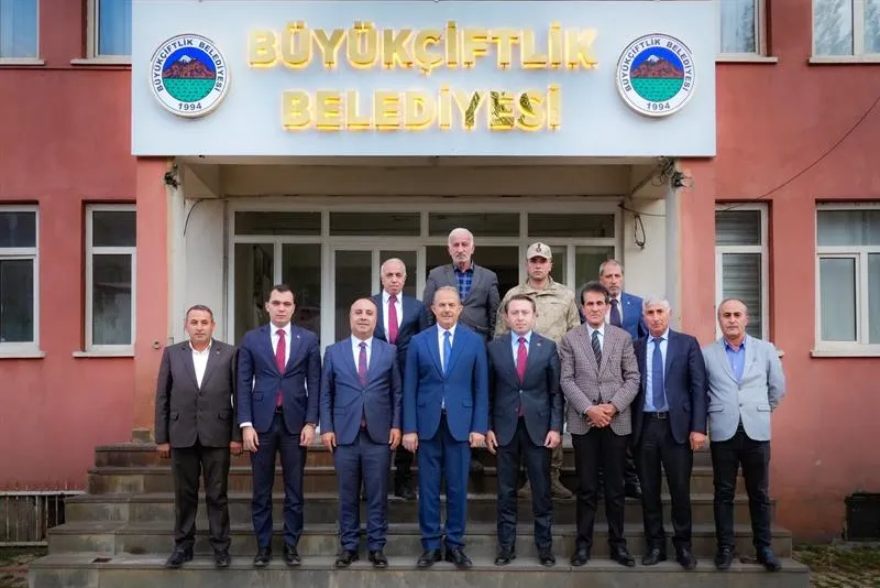 Hakkari Valisi İbrahim Taşyapan; Büyükçiftlik Belde Belediyesi’ne ziyaret gerçekleştirdi