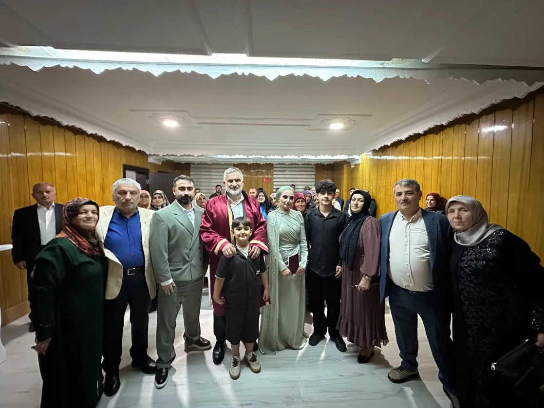 Niksar Belediye Başkanı Semih Tepebaşı, Meryem Şentürk ile Oğuzhan Aktaş çiftinin nikâh merasimine katılarak mutluluklarına ortak oldu