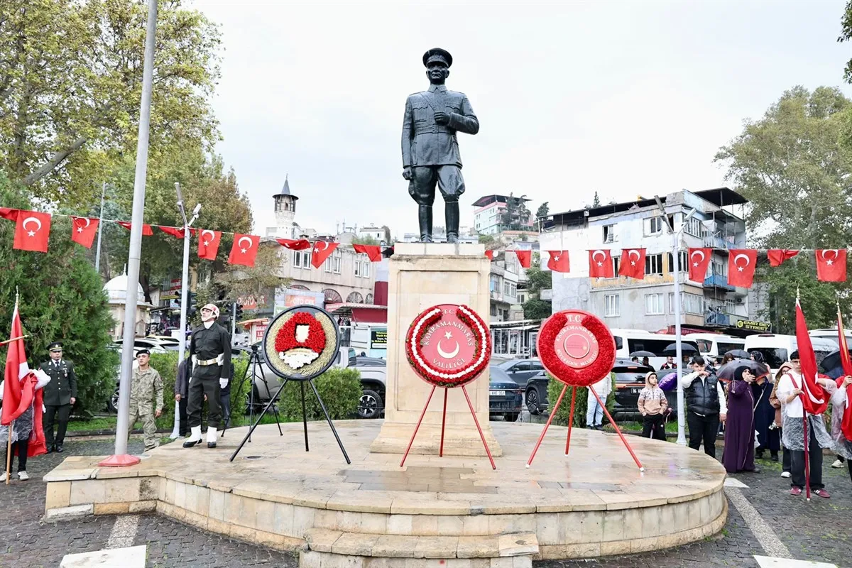 29 Ekim Cumhuriyet Bayramı çelenk sunma töreni