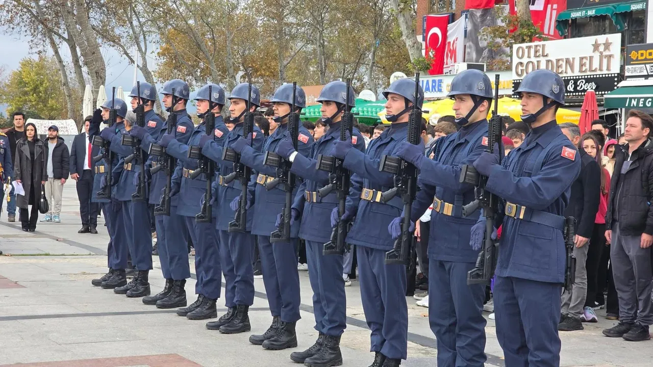 29 Ekim Cumhuriyet Bayramı Bandırma'da coşkuyla kutlandı