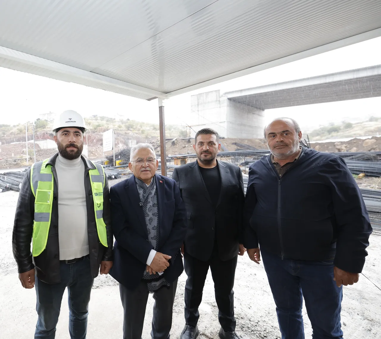 Büyükkılıç, 15 Temmuz Bulvarı ile Mehmet Özhaseki Bulvarı’nı bağlayacak yol çalışmalarını yerinde inceledi