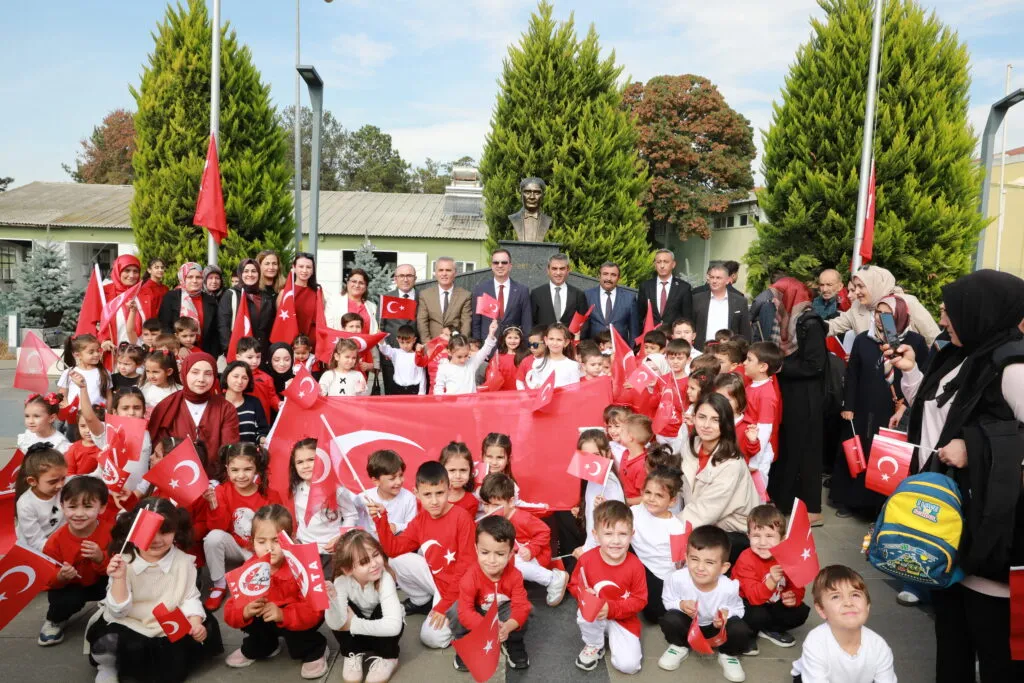 Cumhuriyet coşkusu miniklerle güzelleşti