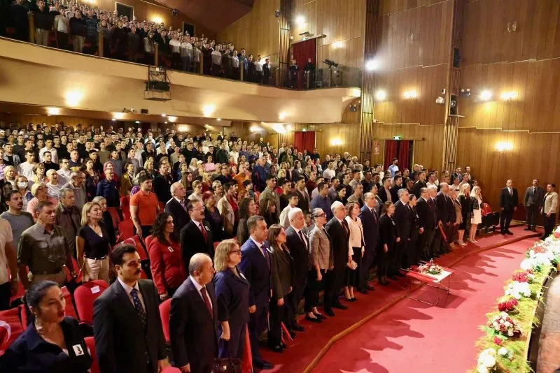 Mersin’de “Üç Destan” konseri ile Cumhuriyet coşkusu yaşandı