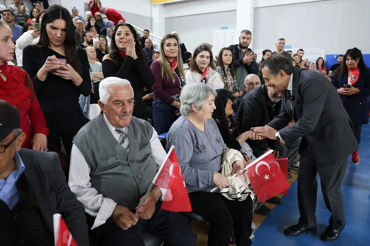 Tepebaşı’nda Cumhuriyet coşkusu üç nesli bir araya getirdi