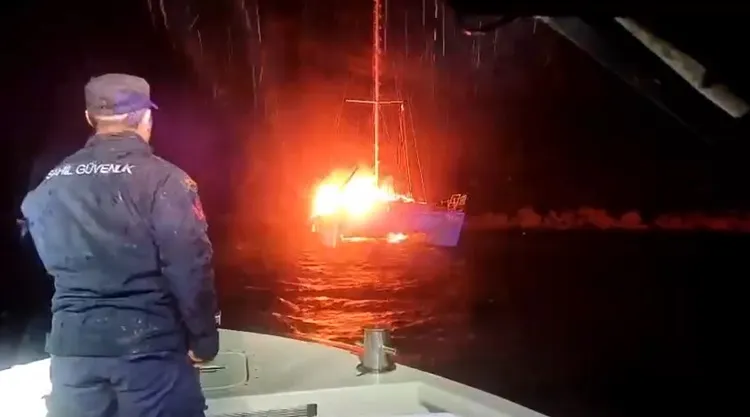 Antalya açıklarında 1 kişi kurtarıldı