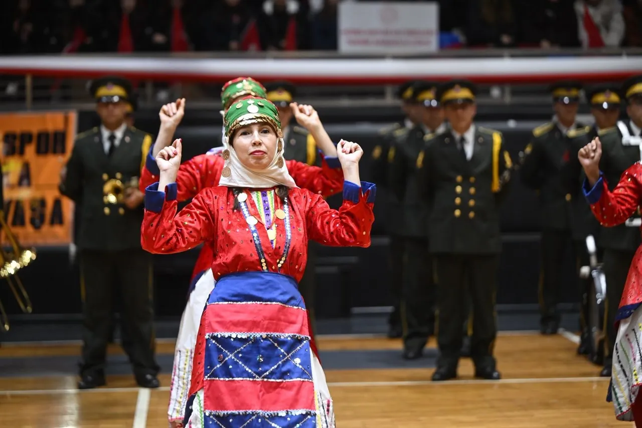 Akın: Cumhuriyetimize sonsuza kadar sahip çıkacağız