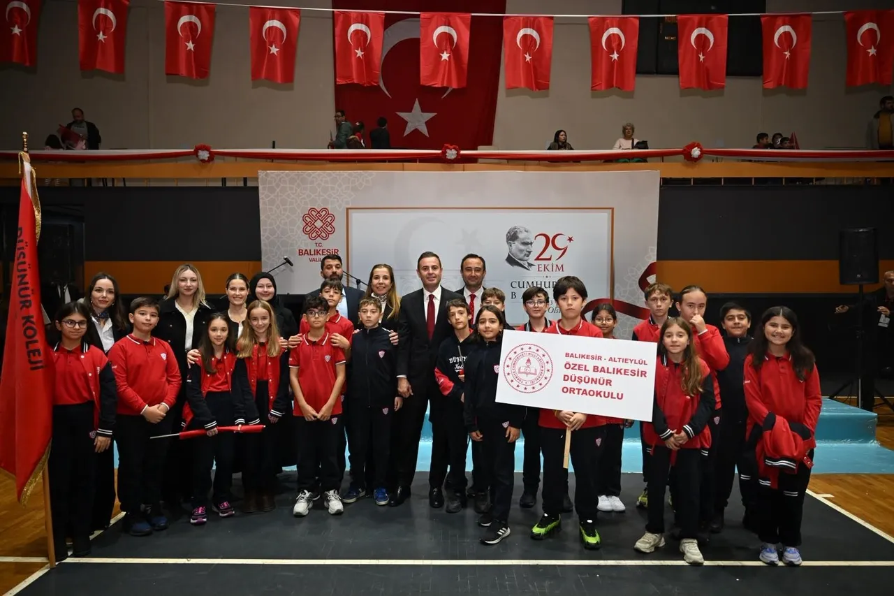 Akın: Cumhuriyetimize sonsuza kadar sahip çıkacağız