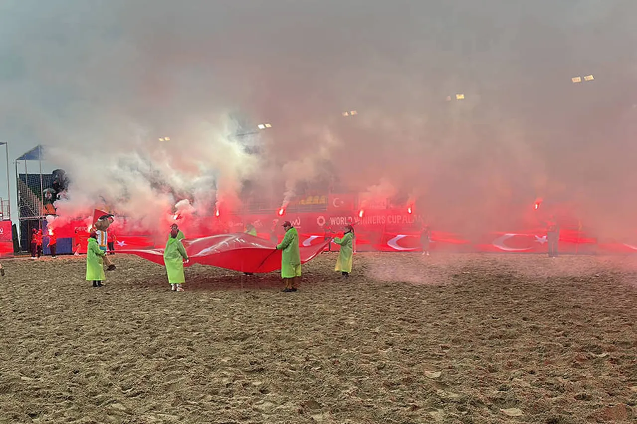 ALKÜ Öğrencilerinden Dünya Şampiyonası’nda Cumhuriyet coşkusu
