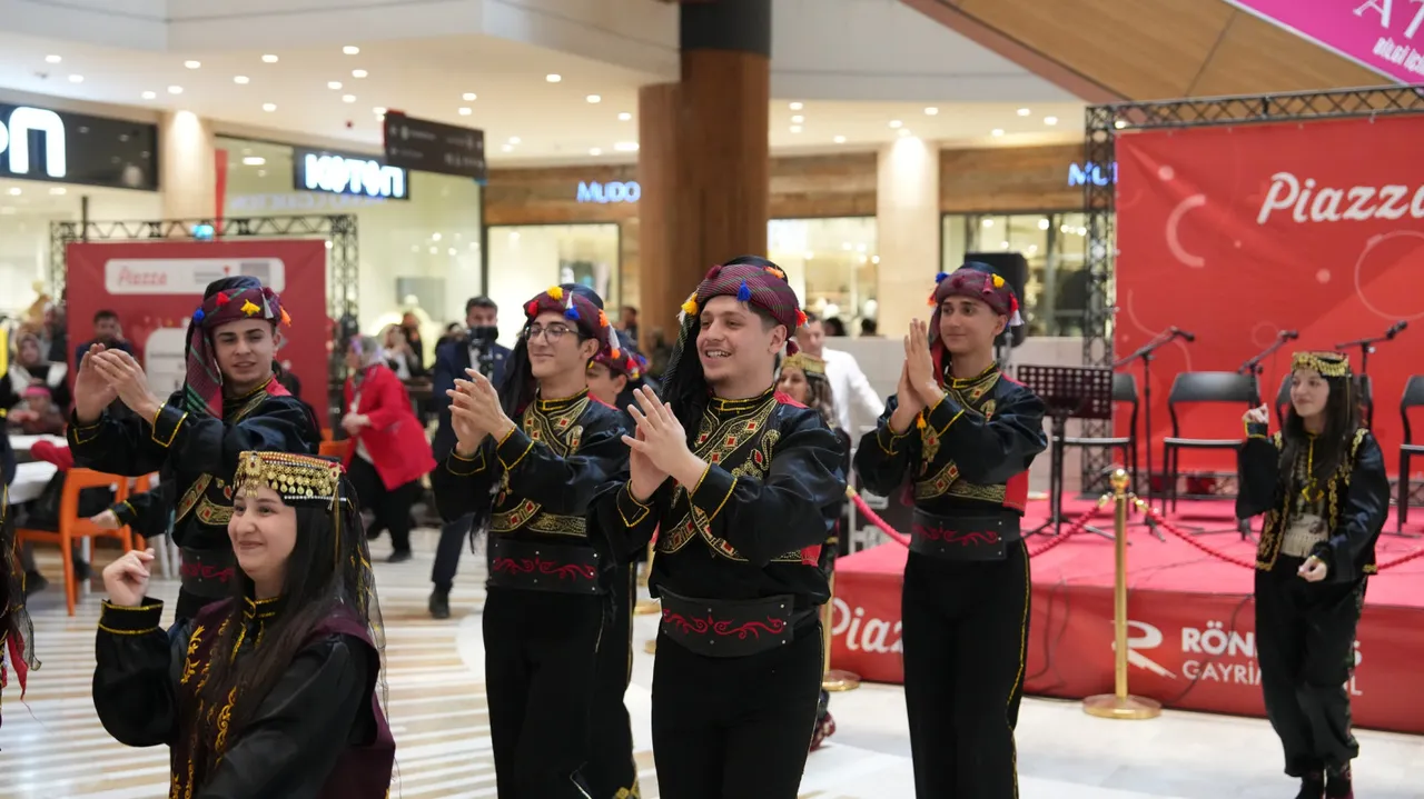 Büyükşehir, Cumhuriyet coşkusunu sanat ve müzikle buluşturdu