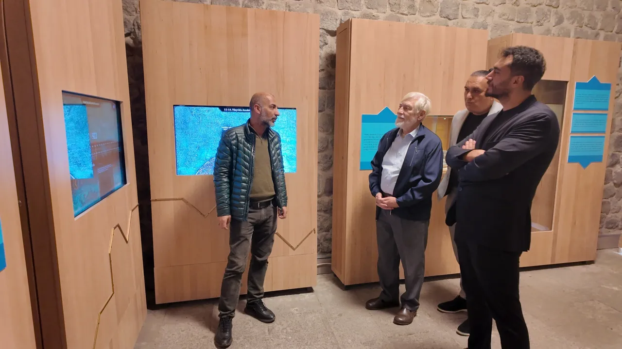 Dünyaca Ünlü ABD’li Profesör Miller, Selçuklu Uygarlığı ve Gevher Nesibe Tıp Tarihi Müzesi’ne hayran kaldı