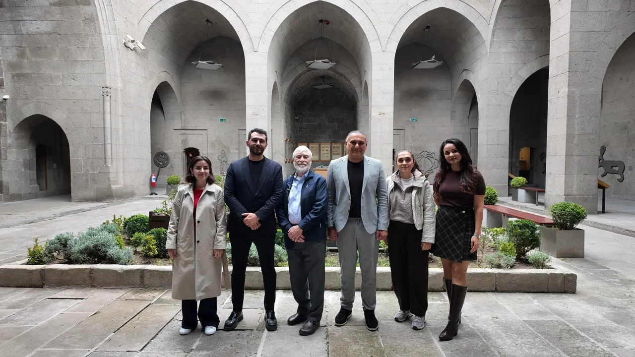 Dünyaca Ünlü ABD’li Profesör Miller, Selçuklu Uygarlığı ve Gevher Nesibe Tıp Tarihi Müzesi’ne hayran kaldı