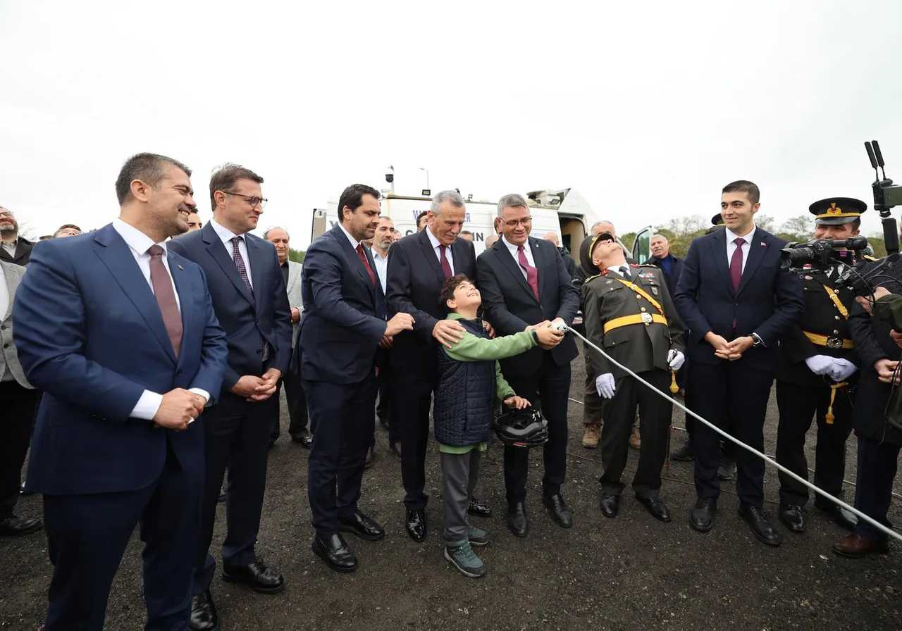 Çerkezköy’de Ay yıldız 81 metrede göklerle buluştu