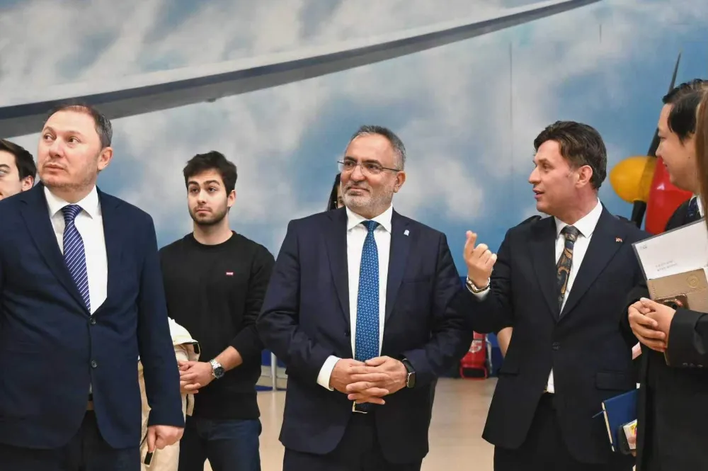 AYBÜ'den Beihang Üniversitesine ziyaret ve yapay zekâ destekli eğitim uygulamalarına yerinde inceleme