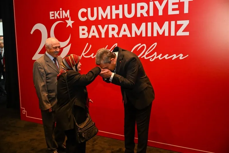 Vali Şahin: Antalya’nın Cumhuriyet’e bağlılığıyla gurur duyuyoruz
