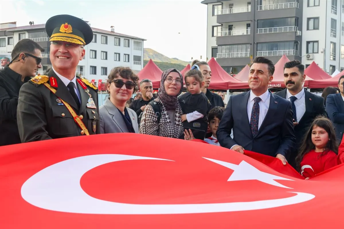 Cumhuriyet'in 103. yılı Tunceli’de coşkuyla kutlandı