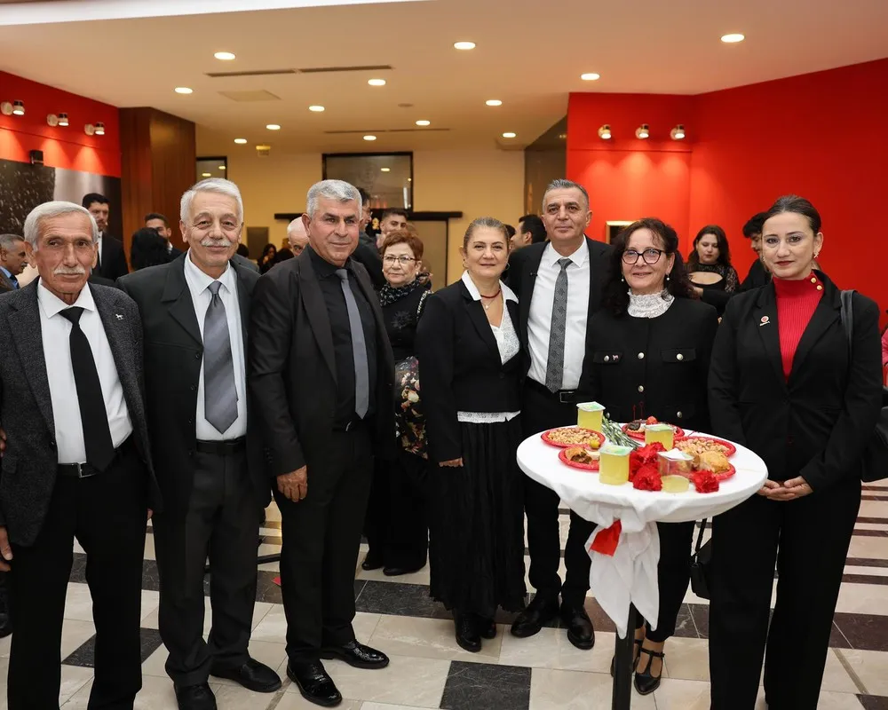 Şehzadeler’de Cumhuriyet’e Yakışan Balo