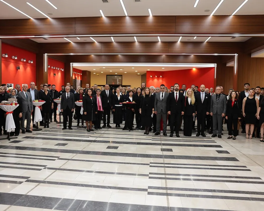 Şehzadeler’de Cumhuriyet’e Yakışan Balo