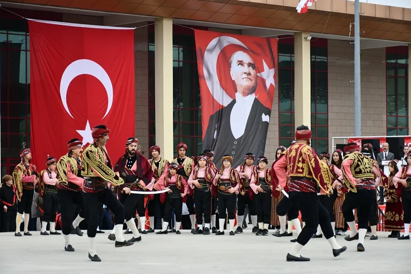 29 Ekim Cumhuriyet Bayramı ilçesinde coşkuyla kutlandı