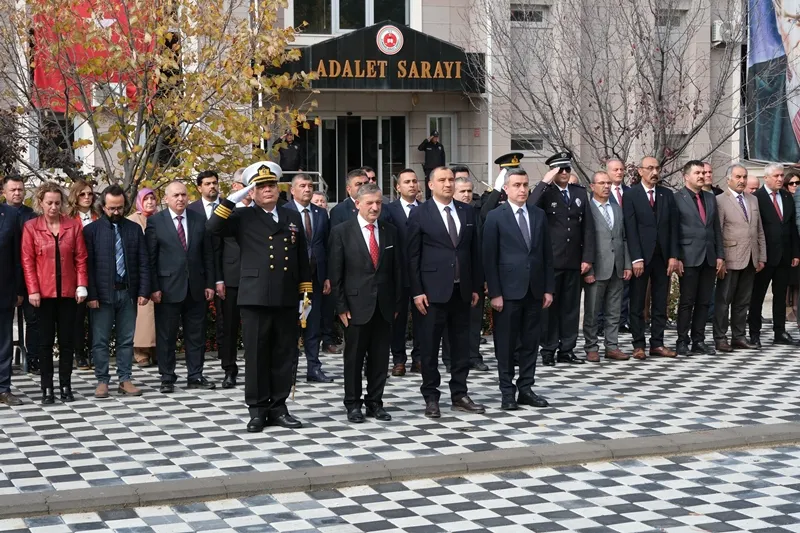 29 Ekim Cumhuriyet Bayramı çelenk sunma töreni düzenlendi