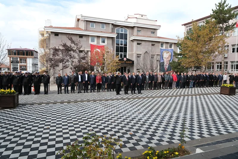 29 Ekim Cumhuriyet Bayramı çelenk sunma töreni düzenlendi
